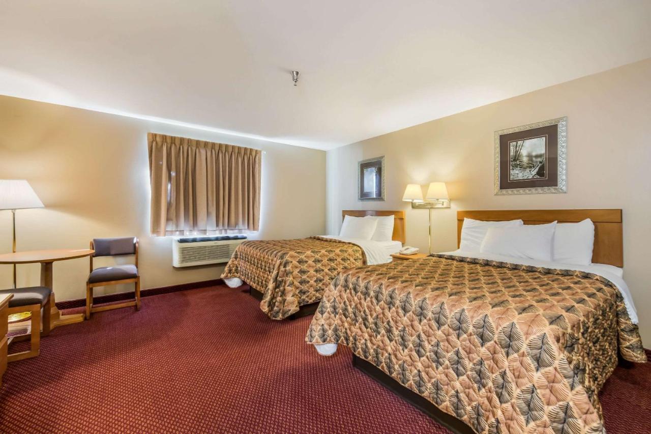 Rice Lake Econo Lodge מראה חיצוני תמונה