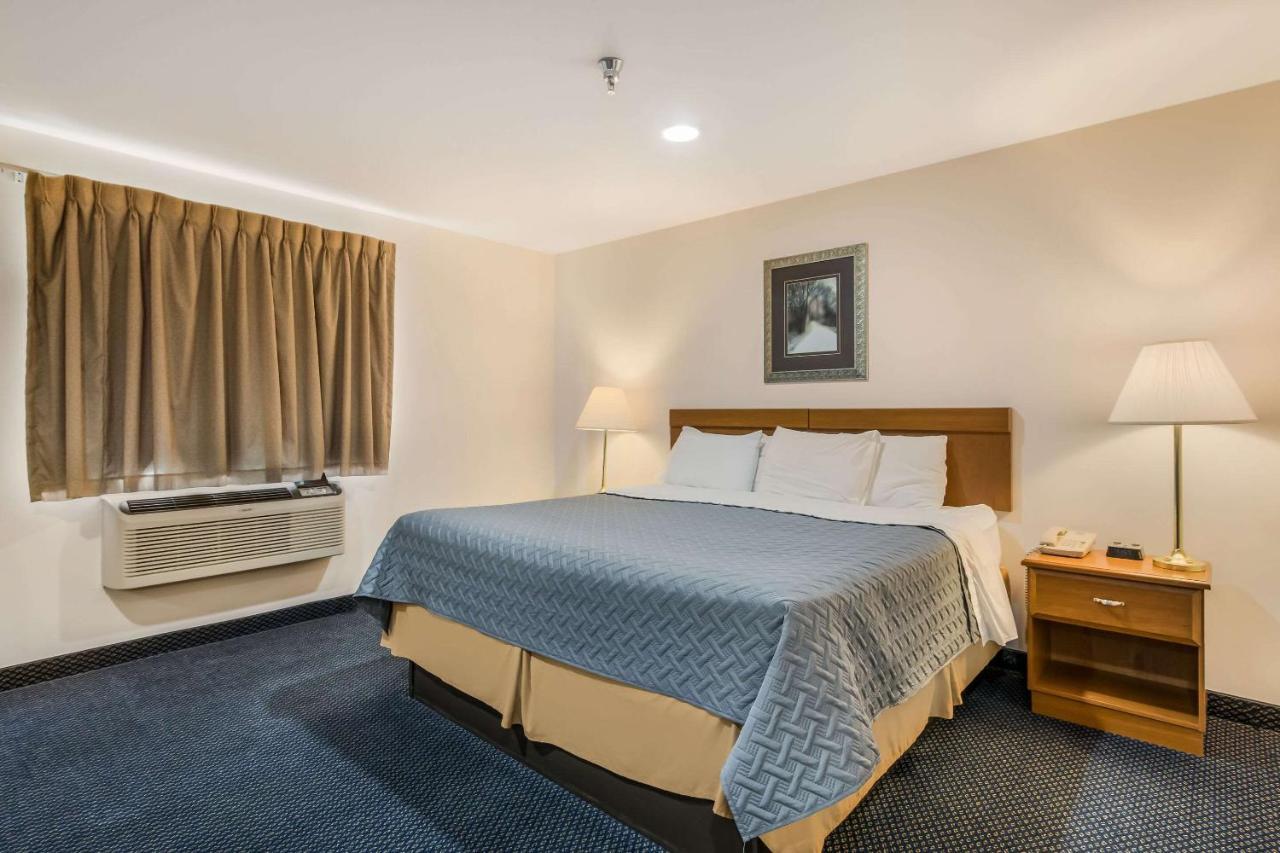 Rice Lake Econo Lodge מראה חיצוני תמונה