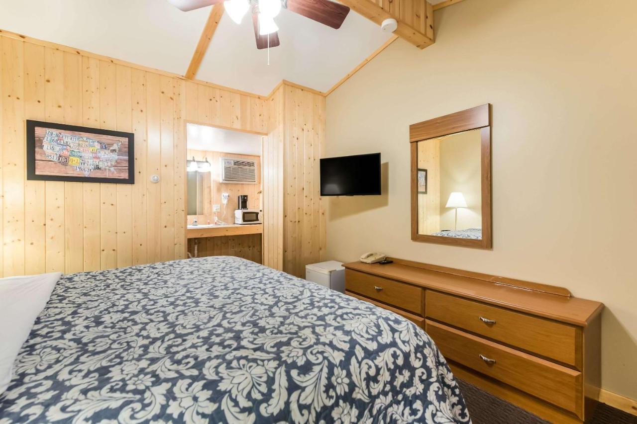 Rice Lake Econo Lodge מראה חיצוני תמונה
