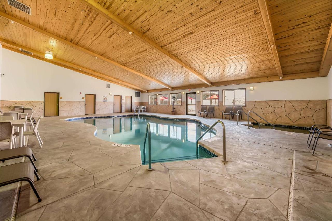 Rice Lake Econo Lodge מראה חיצוני תמונה