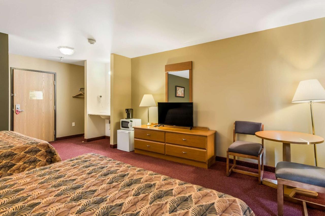 Rice Lake Econo Lodge מראה חיצוני תמונה