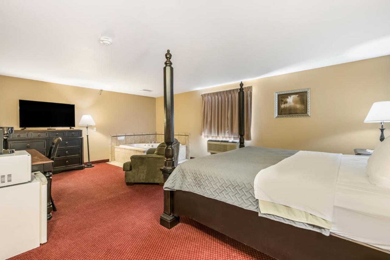 Rice Lake Econo Lodge מראה חיצוני תמונה