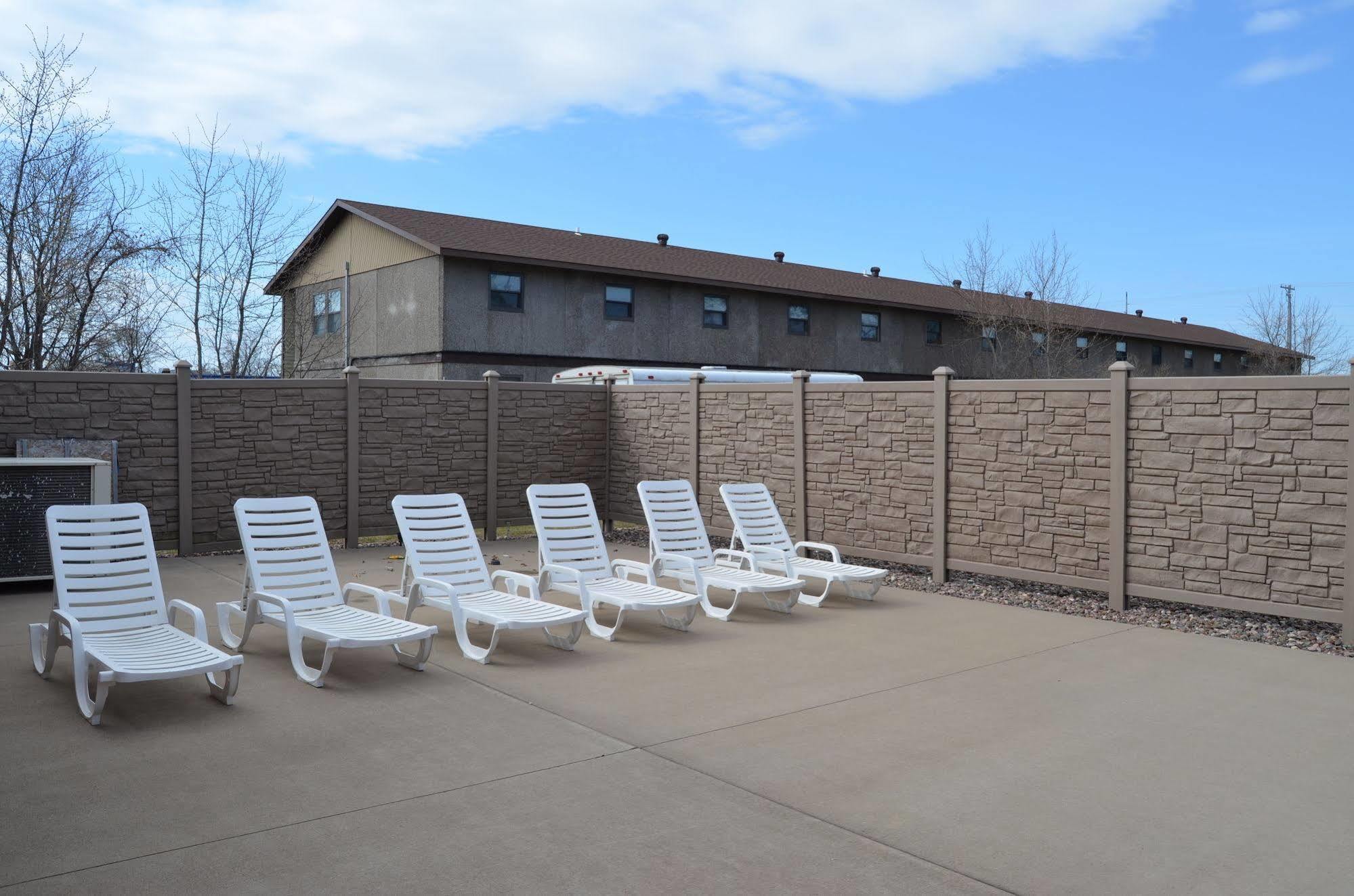 Rice Lake Econo Lodge מראה חיצוני תמונה