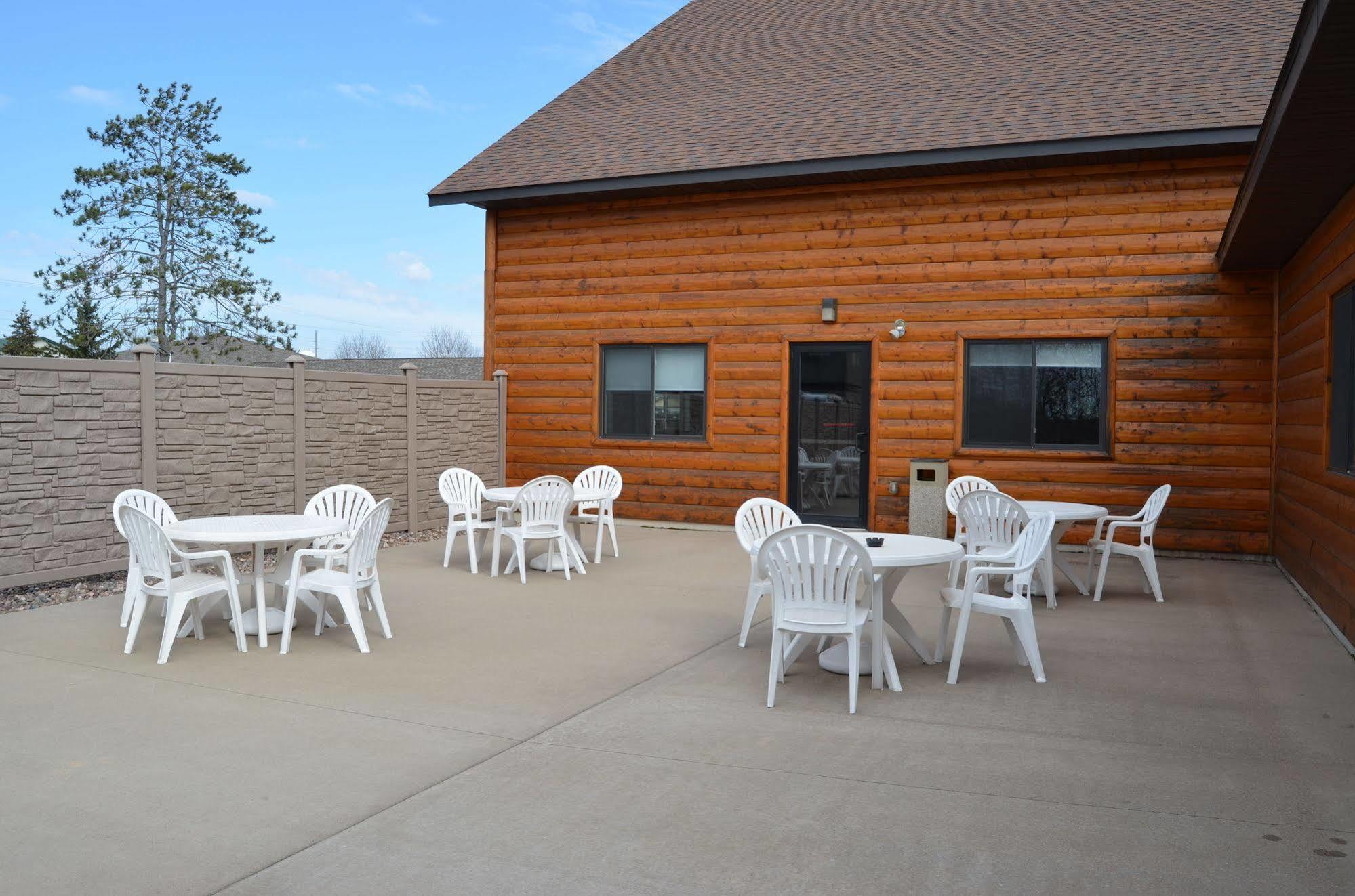 Rice Lake Econo Lodge מראה חיצוני תמונה